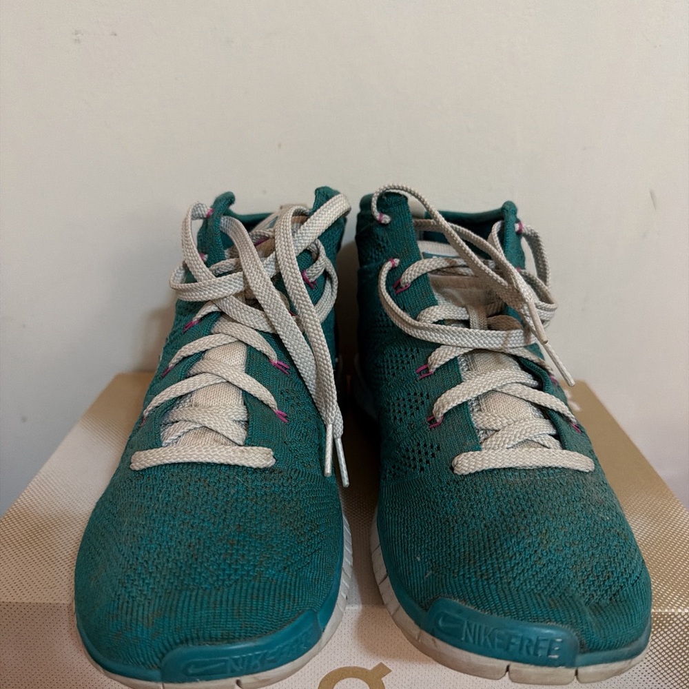 Mens Nike Free Flyknit Chukka Shoes Size 9